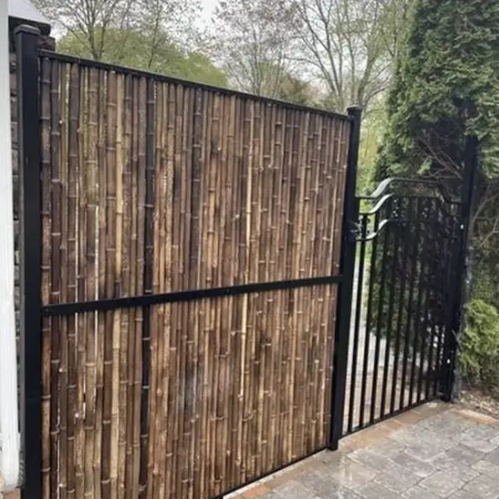 Dark timber screen La Lucia KZN — Timb&Co